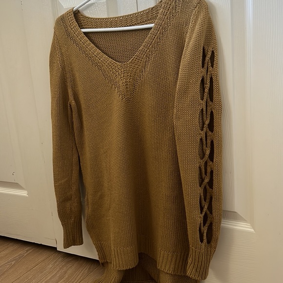 Wool blouse - Picture 2 of 3